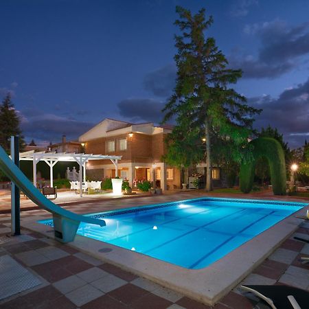 Villa Granada Garden Deluxe モナチル エクステリア 写真