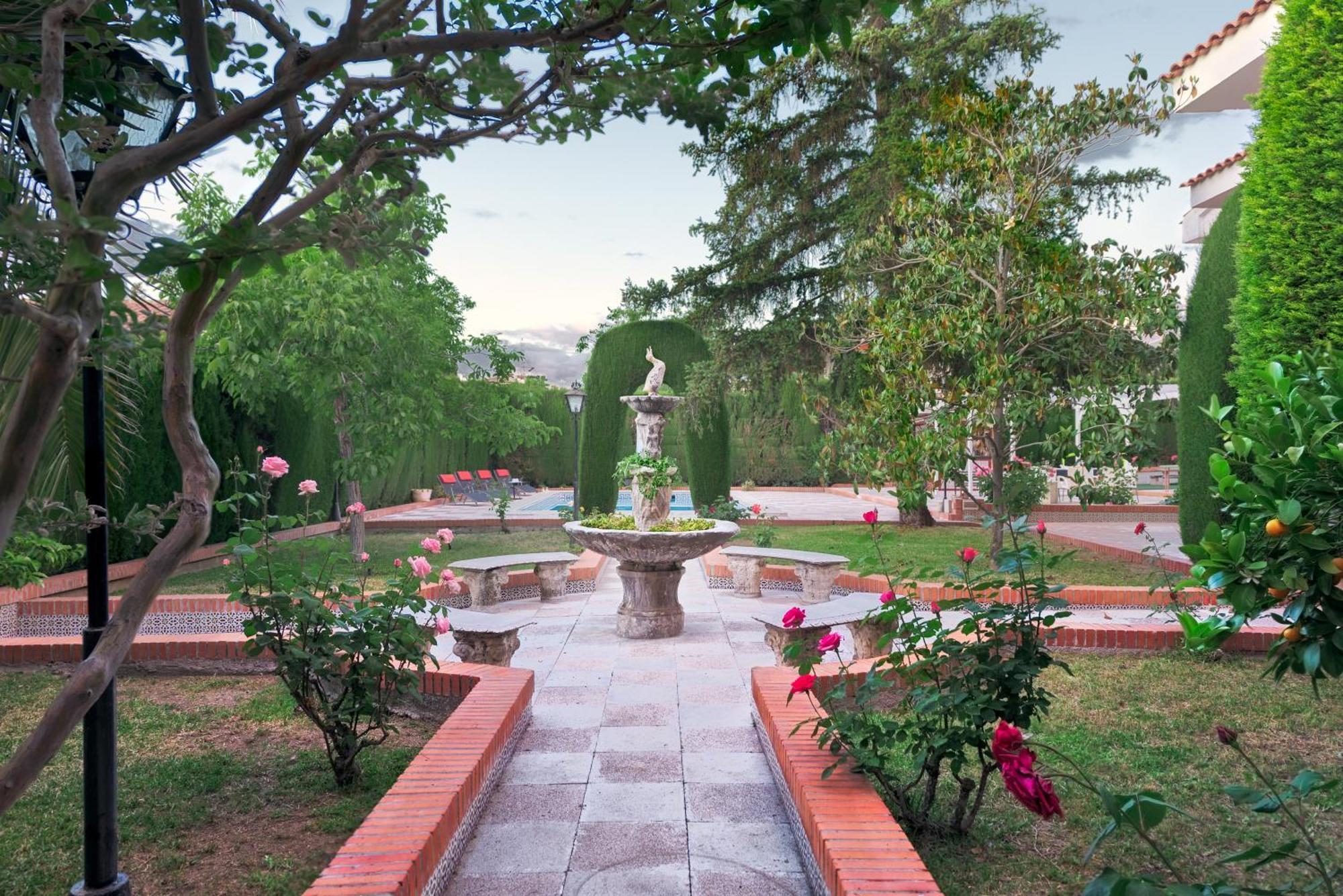 Villa Granada Garden Deluxe モナチル エクステリア 写真