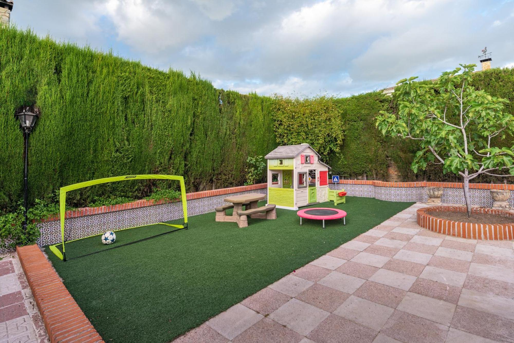 Villa Granada Garden Deluxe モナチル エクステリア 写真